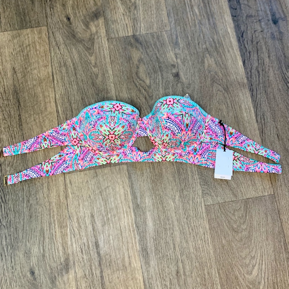 Fun paisley bikini top.